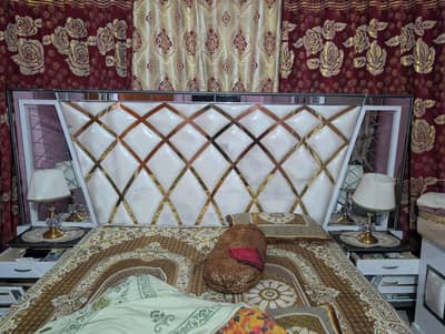 4 pcs bedroom set available