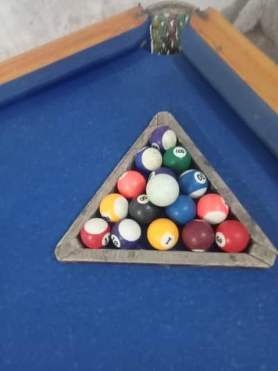 SNOOKER TABLE