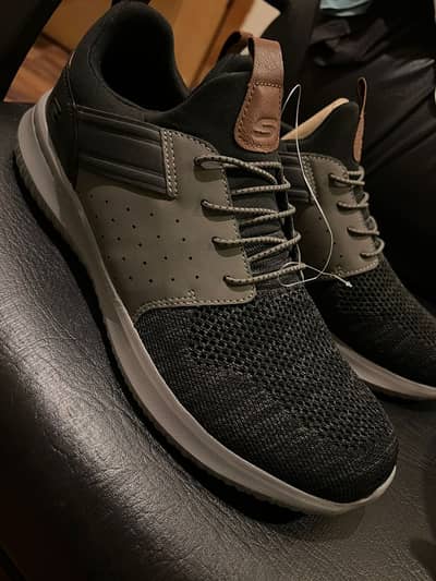 Skechers Air Cooled Gogamat Arch