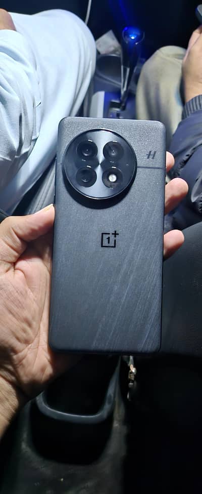 Oneplus 13 Official Pta Approved Dual Sim 1 terabyte storage