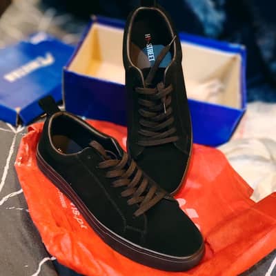 New branded sued sneakers for sale