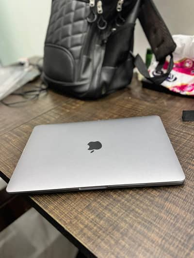 M1 Pro 8 512gb Macbook