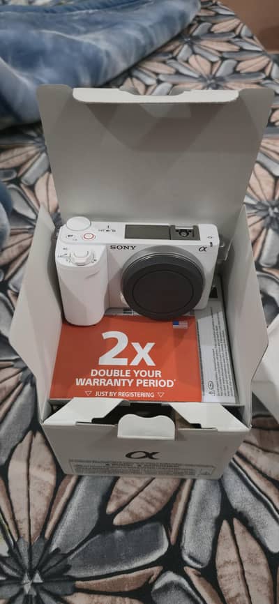 Sony ZV-E10M2/WQ white body only brand new.