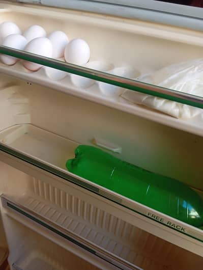 national fridge middle size ok working position