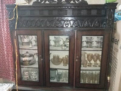 2 showcase 1 dresser 1 fridge