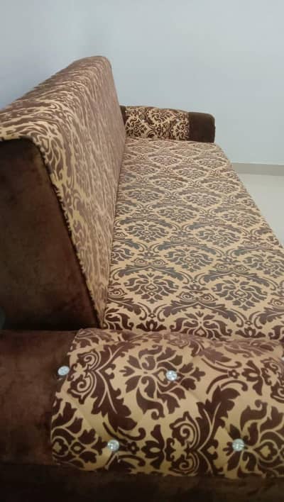 Sofa cumbed  in Decent condition