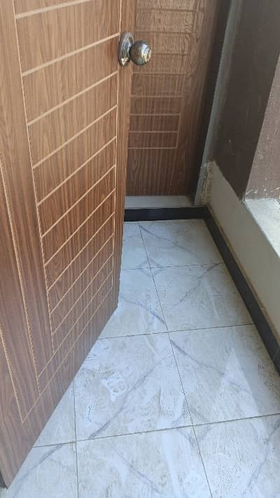 Mehmoodabad Prime Location Flat