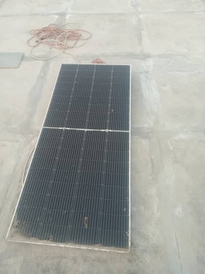 280 watt panel with cable