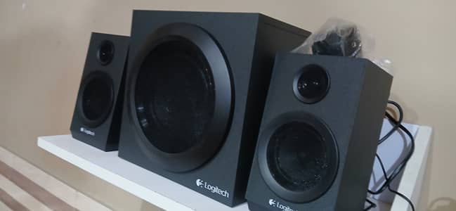 LOGITECH Z333 BLUETOOTH SPEAKER