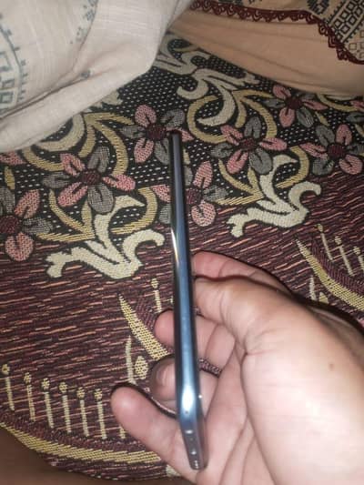 viivo y51s good condition hy new 39000 ka hy butt ye use hwa