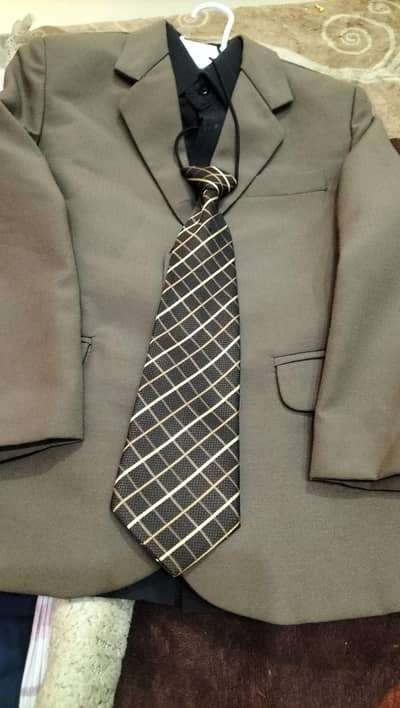 pent coat tie and shirt