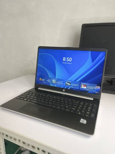 Laptop Intel i7 10 generation 8gb Ram 500 SSD