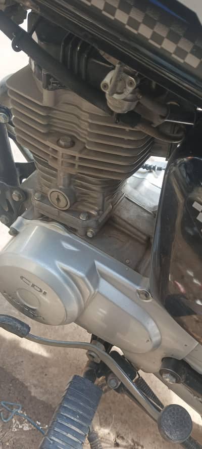 Honda 125 Rawalpindi number apnay Nam par hai