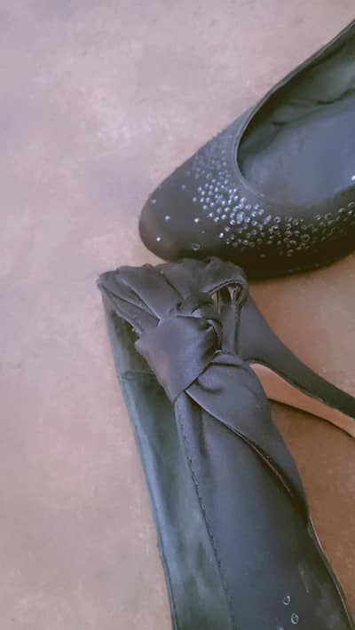 bule colour heels mery beautiful han easy wear. . stone heels