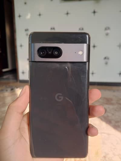 google pixel 7 water packed phone