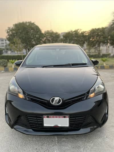 Toyota Vitz F 1.0 PUSH START