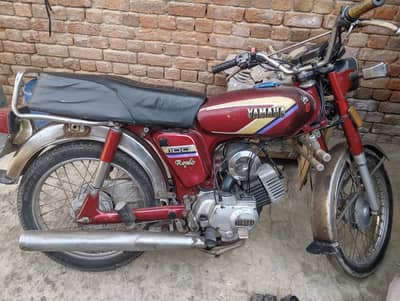 yamaha 100 cc 4 stroke urgent sale price is slightly negotiable