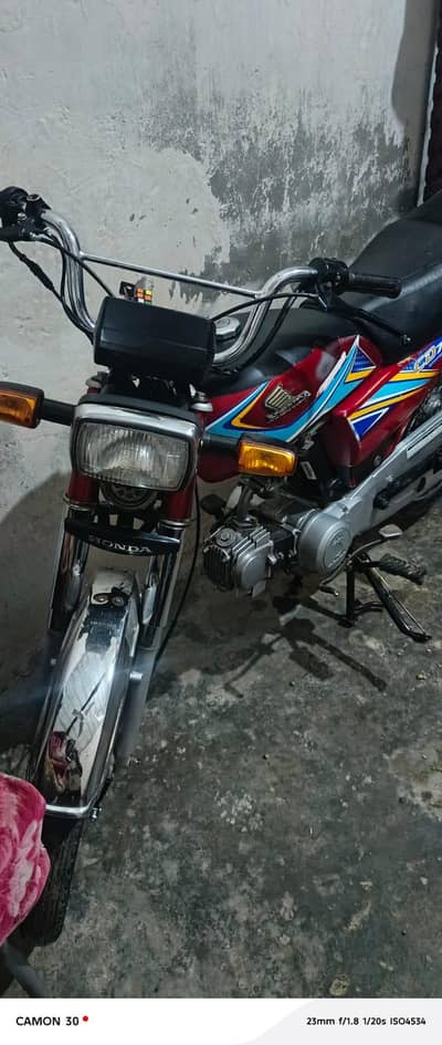 bike bilkul okay hai Koi masala Nahin Hai sirf chain set dalna hai