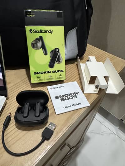 Skull candy wireless buds slightly used