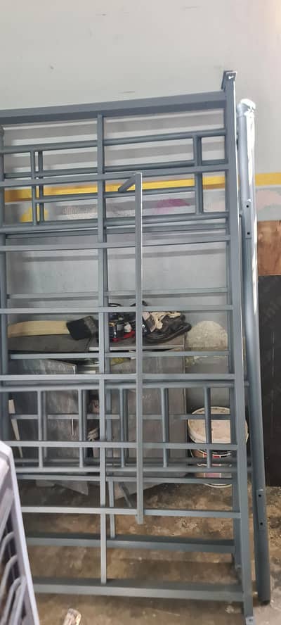 2 iron bunk bed
