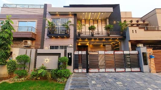 A Prime Location House Of 10 Marla In Rs. 39000000