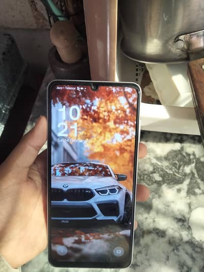 new phone not open no repair 4month use brend new condition version 16
