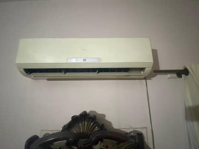 Midea 1.5 ton split Ac non inverter just cool