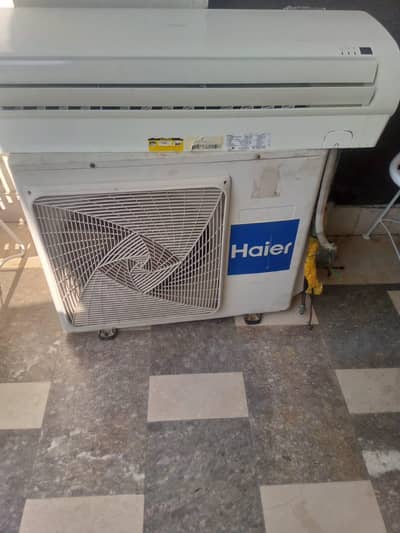 Haier 1.5 ton inverter heat and cool in new condition