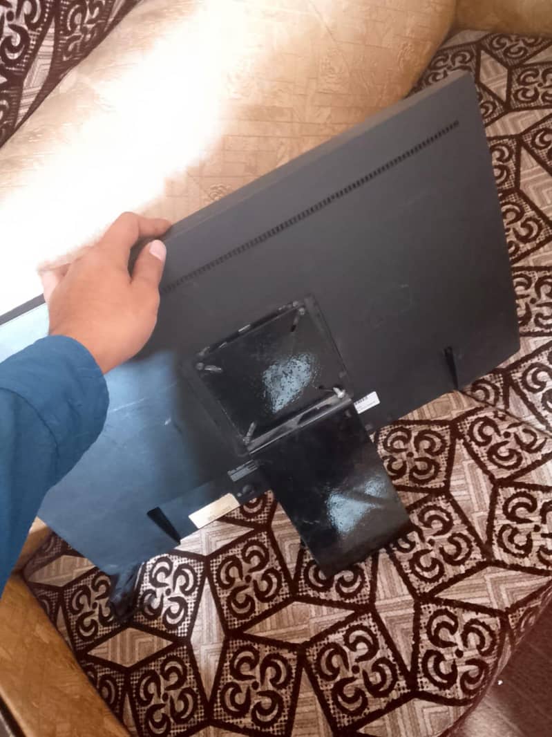 HP Computer Led Borderless 4