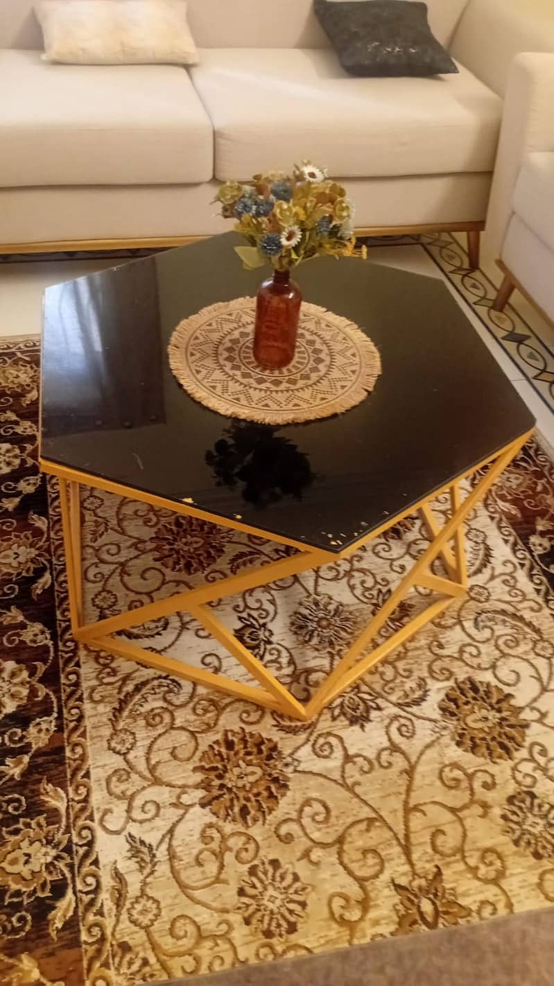 Coffee table / Centre Table / Table 1