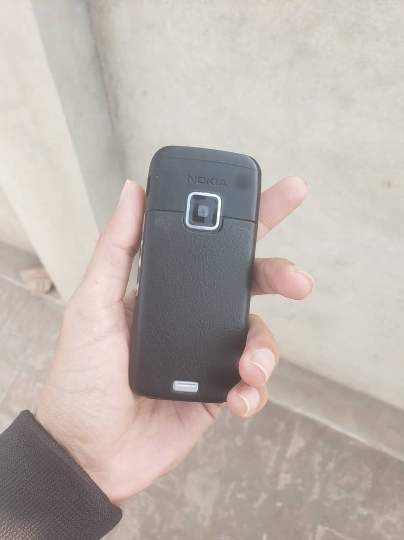 Nokia E65 4