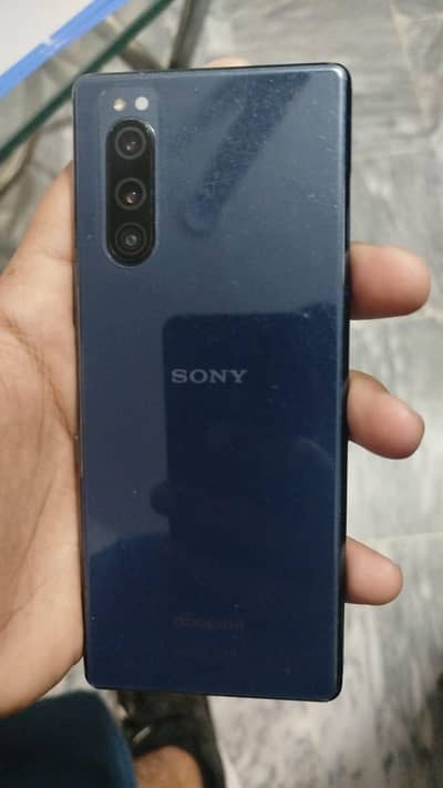 Sony Xperia 5 6/64gb  snapdragon 855 best gaming and cameraphone
