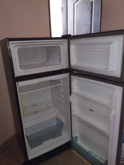 Dawlance fridge for sell