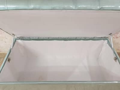 two seater puffi  brand new