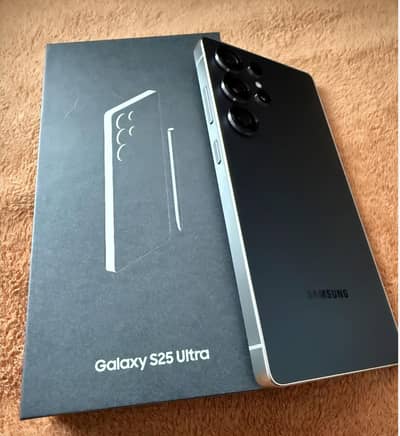 S25 ULTRA  PTA approved 12/256 gb  black titanium