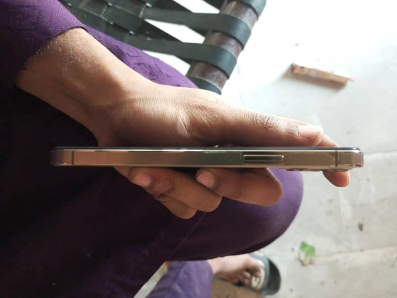 iphone 12pro 2
