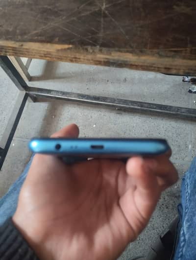 realme c25y ram 4 64 daba charger Sath ha .