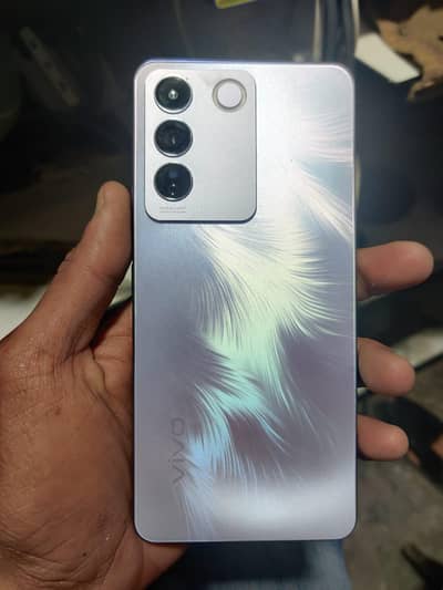 vivo v27e (8+8 256) for sale