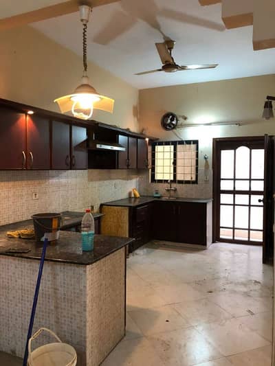 three bed dd portion on 400yards for rent in johar