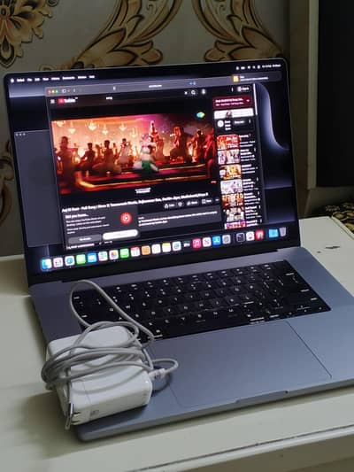 MacBook pro M1 2021_16"inch | 32GB | 512GB SSD