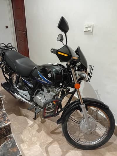 Suzuki GS 150 2023