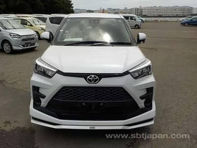 Toyota Raize 2020/2025 pearl white G 4 grade auction sheet