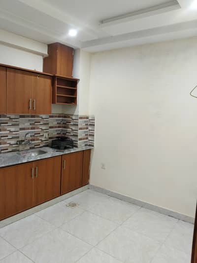 One bedroom unfurnished flat available for rent in E11 2