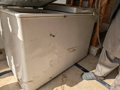 Dawlance freezer for sale in good condition