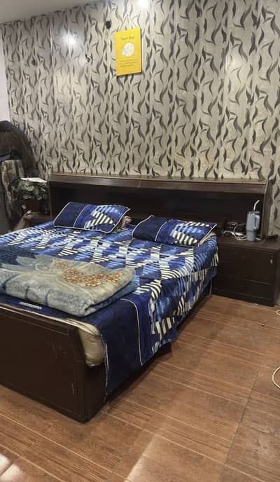 Full size bed Wooden Bed with Storage Headboard solid bed