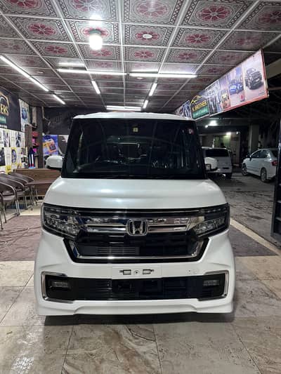 Honda N Box Custom 2024