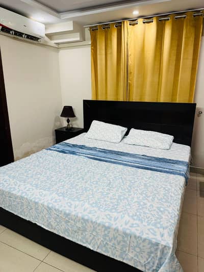 ONE BED LUXERY FURNISHED APARTMENT FOR RENT IN Nishtar BLOCK BAHRIA TOWN LAHORE