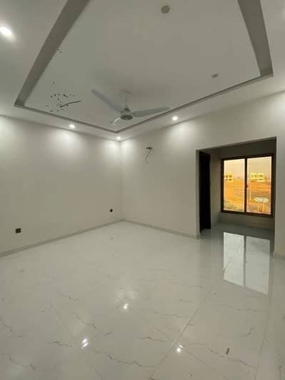 Ready to move 272sq yd 4 & 5 Bedroom DDL Luxury Villa FOR SALE. Only 4km from Main Entrance of BTK. Near GRAND MOSQUE, A-Plus Quality Construction.