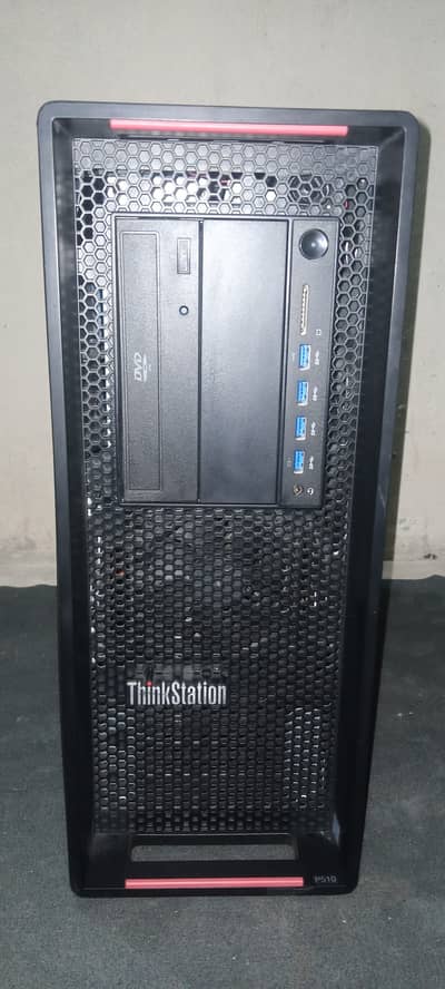 Lenovo P510 / E5 2697 V3 / 8GB Ram / 240GB SSD