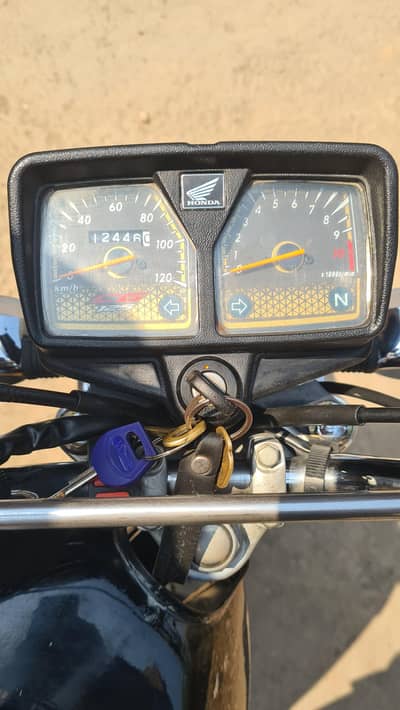 Honda 125 Golden 2025